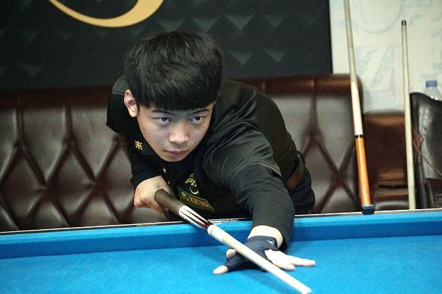 对他如此感 对他如此感