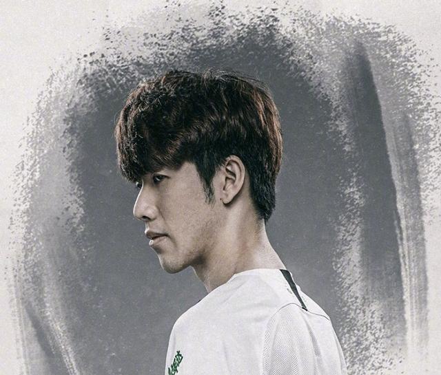 他的表现为 他的表现为